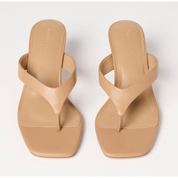 The Drop Women's Tan Dakota Thong Sculpted Heel Sandal - Picture 3 of 5